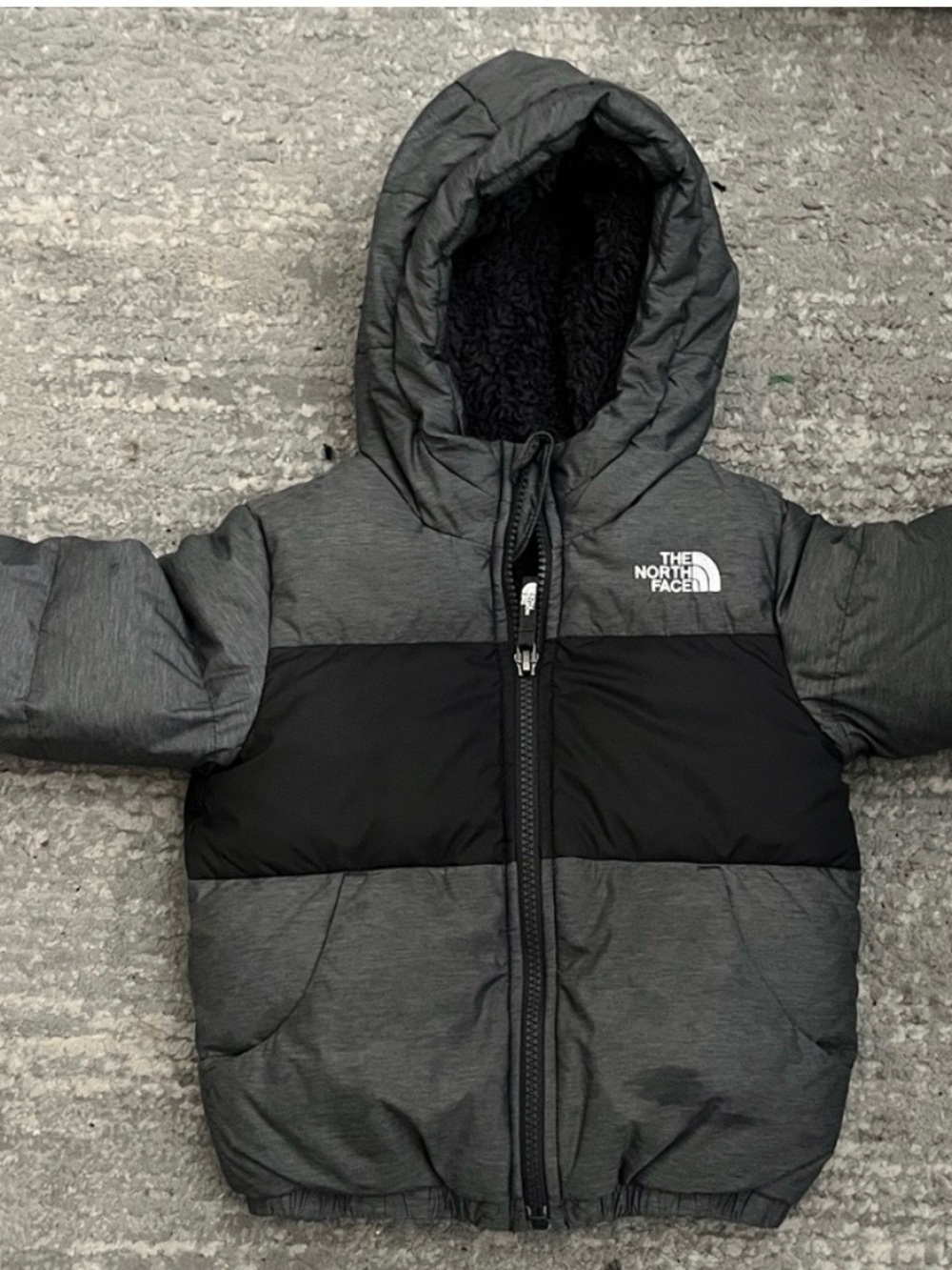 The North Face Kids Colorblock Hooded Puffer Jacket - Charcoal & Black size 3 T